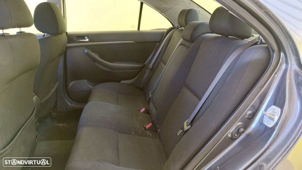 Toyota Avensis SD 2.0 D-4D - 5