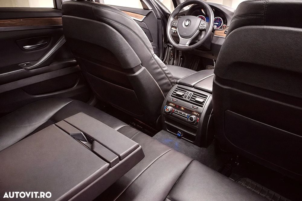 BMW Seria 5 520d Aut. Luxury Line - 7