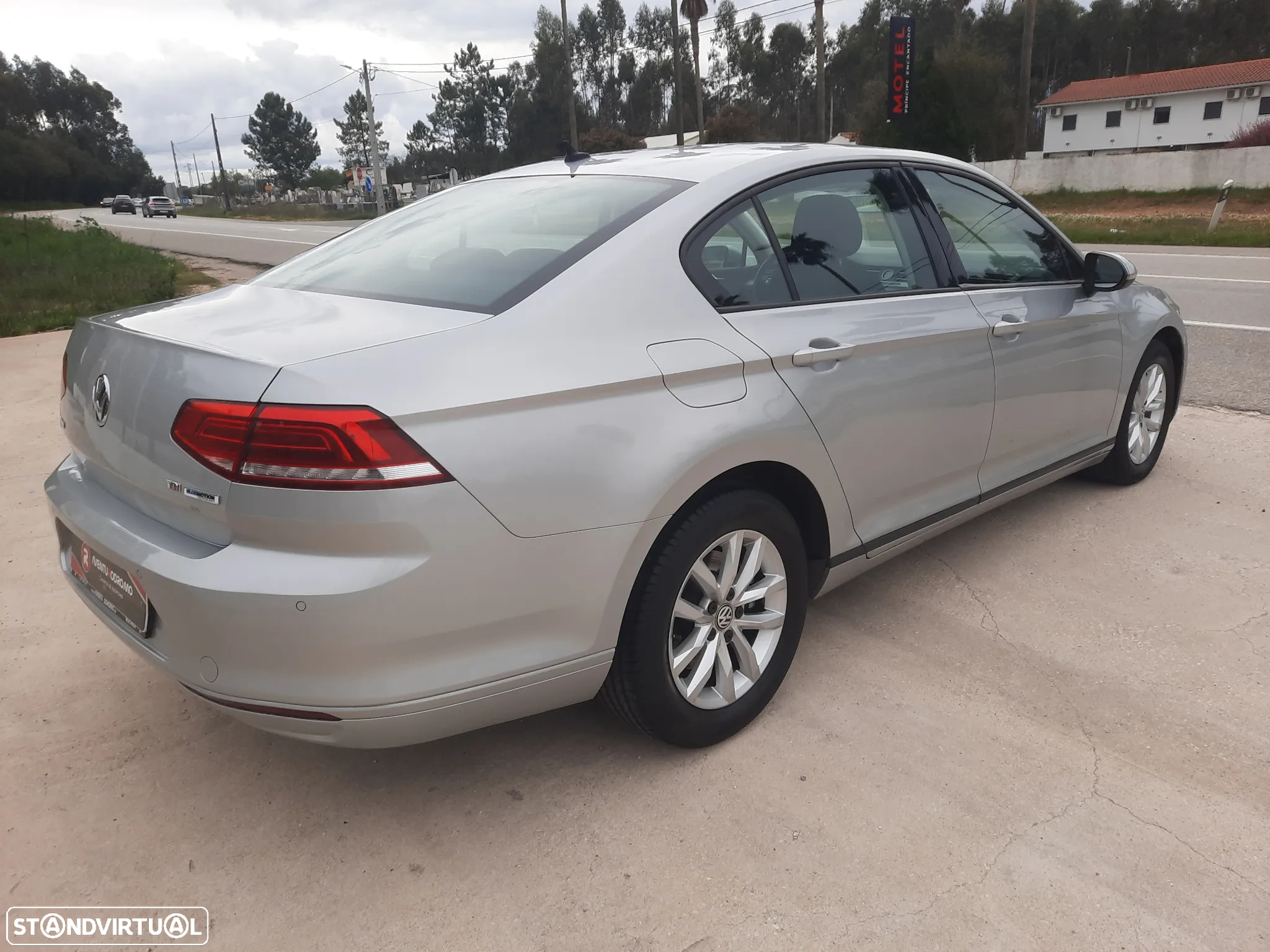 VW Passat 1.6 TDI BlueMotion - 15
