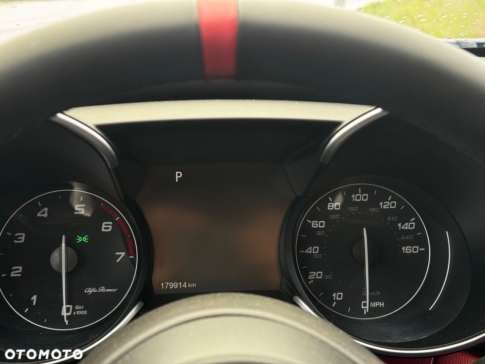 Alfa Romeo Giulia 2.0 Turbo 16V AT8-Q4 Intensa - 16