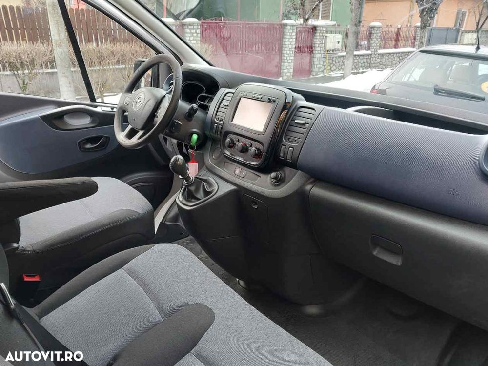 Opel Vivaro - 9