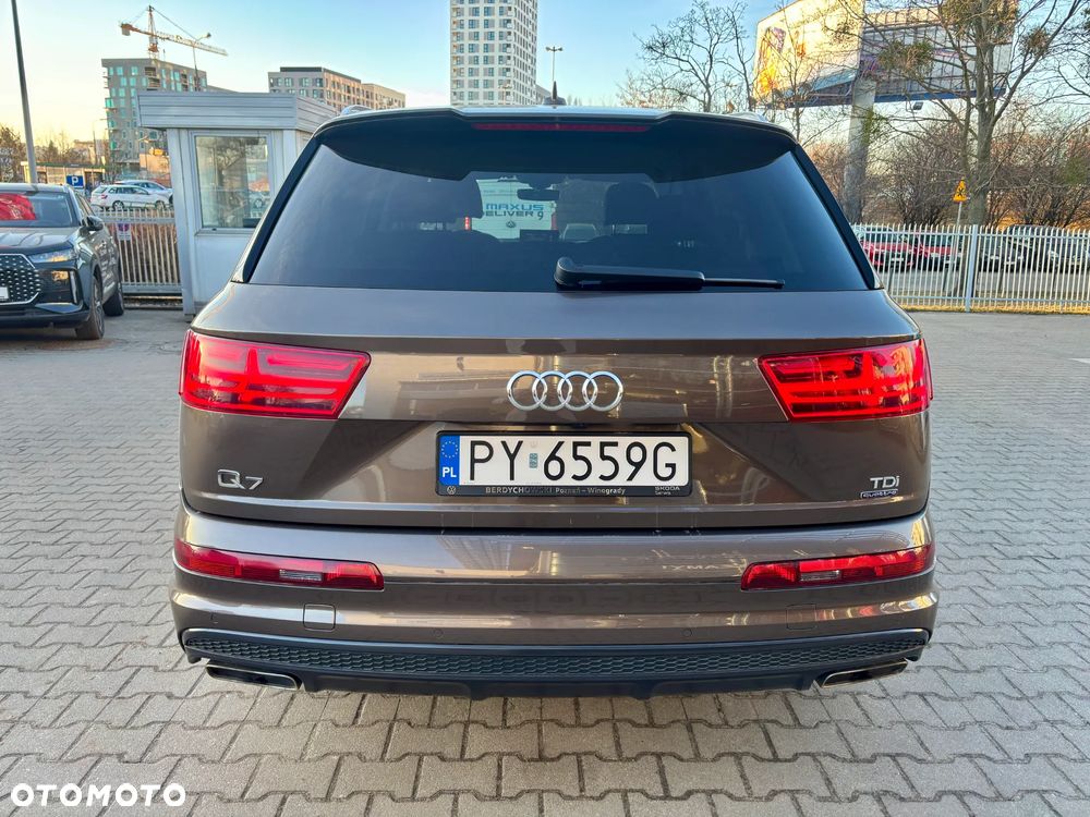 Audi Q7 - 12
