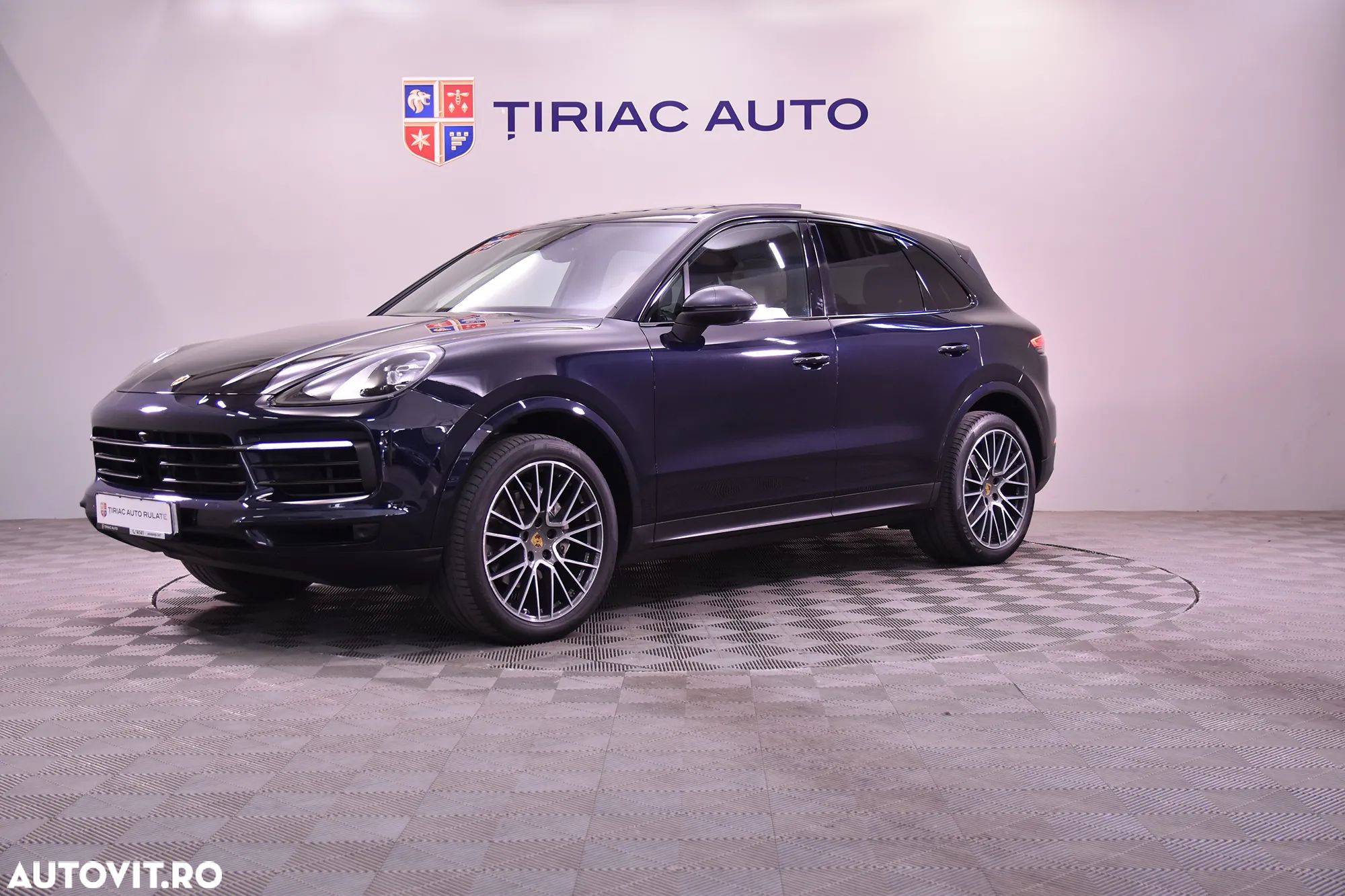 Porsche Cayenne - 1