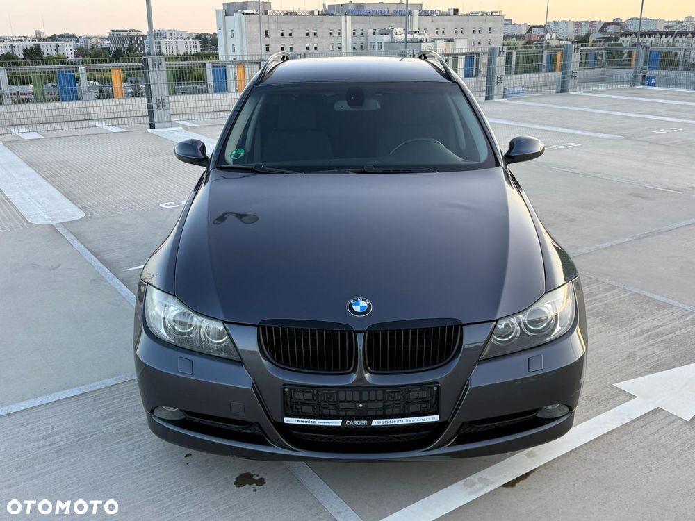 BMW Seria 3 320i - 1