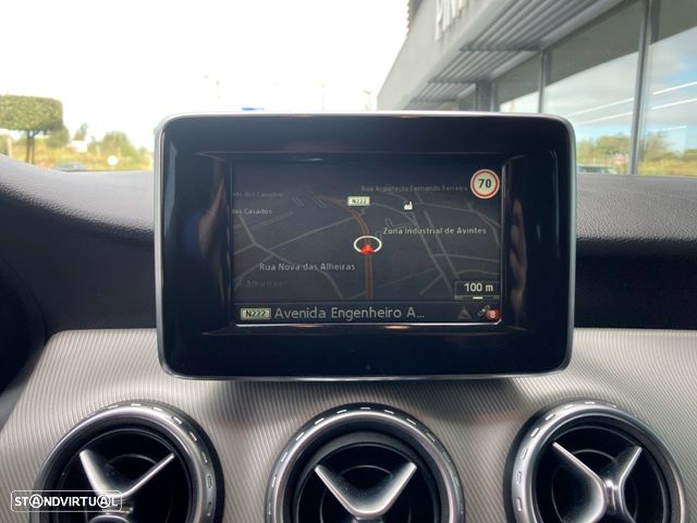 Mercedes-Benz GLA 220 d 4Matic 7G-DCT Urban - 25