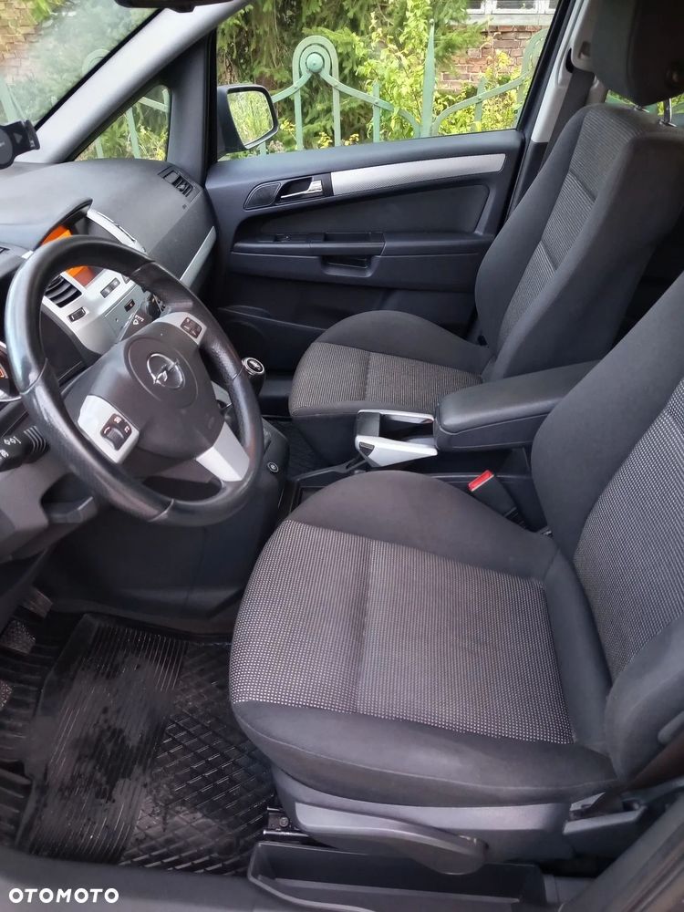 Opel Zafira - 4