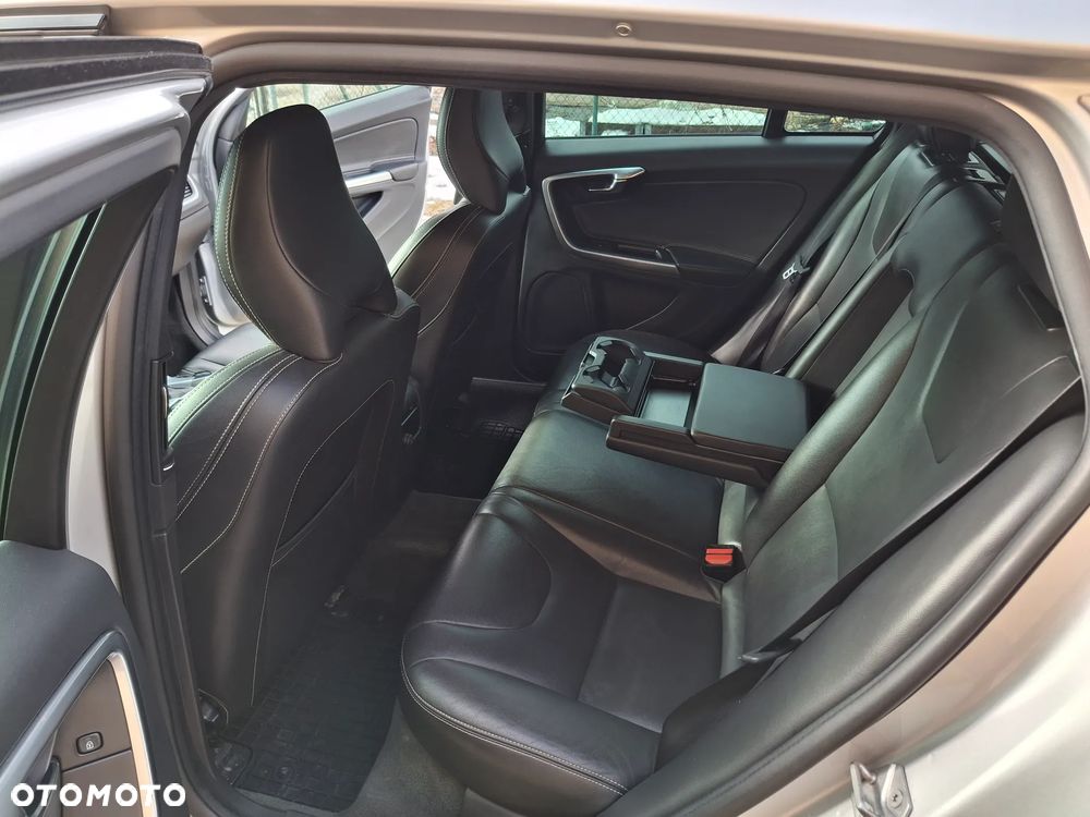 Volvo V60 D3 Geartronic Momentum - 14