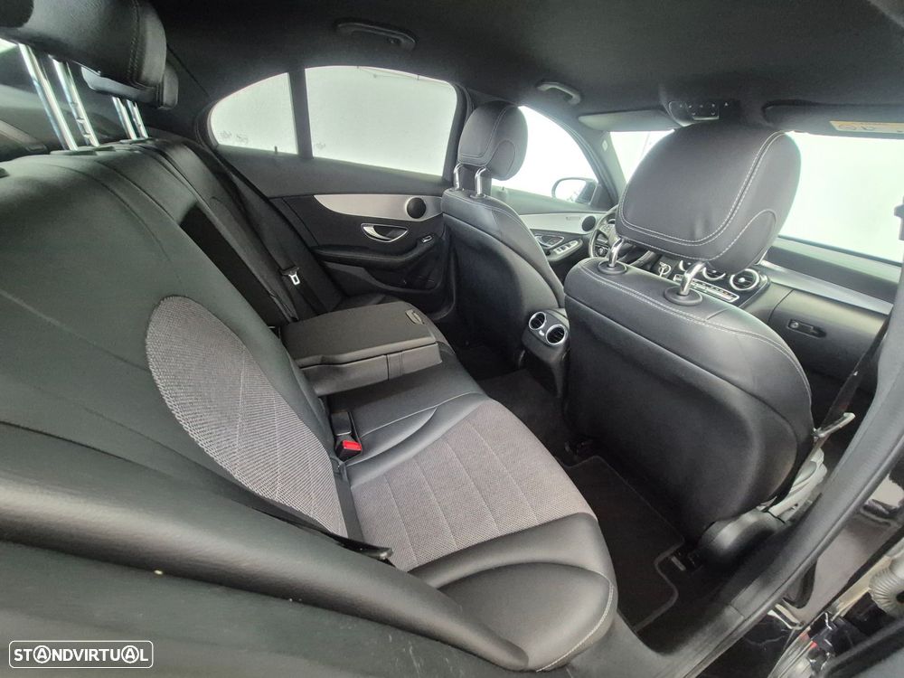 Mercedes-Benz C 220 d 4Matic 7G-TRONIC AMG Line - 25