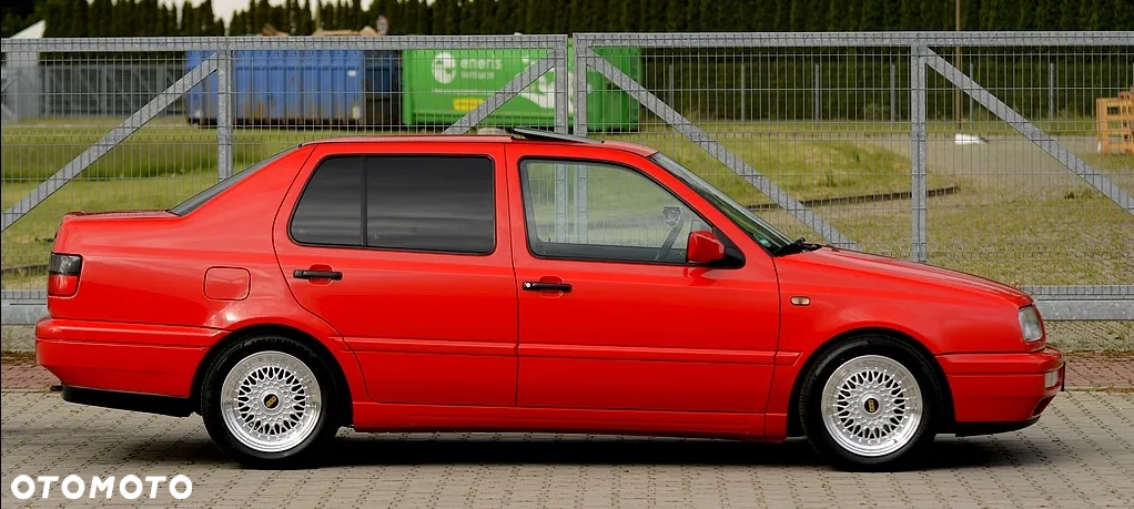 Volkswagen Vento - 16