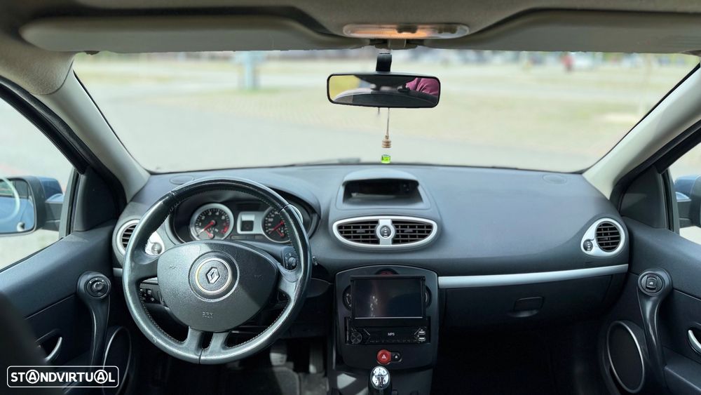 Renault Clio 1.2 16V Confort 130g - 5