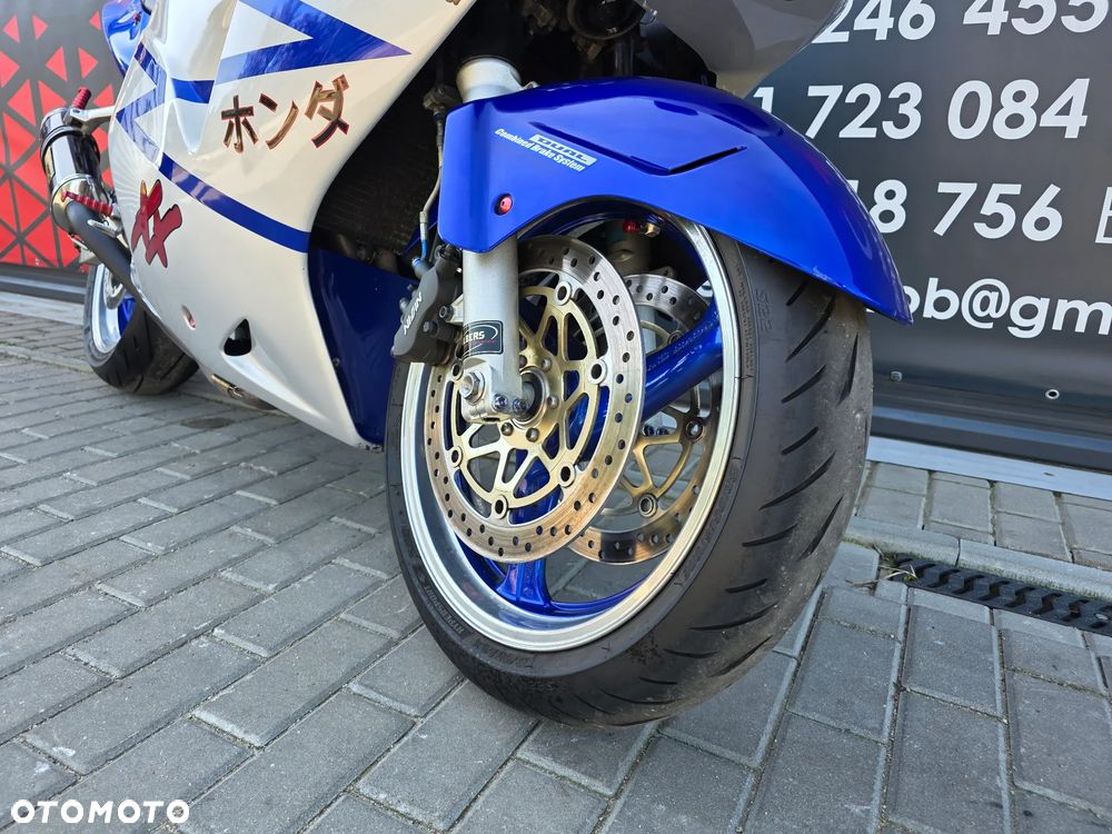 Honda CBR - 24