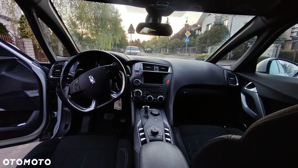 Citroën DS5 Hybrid4 - 1