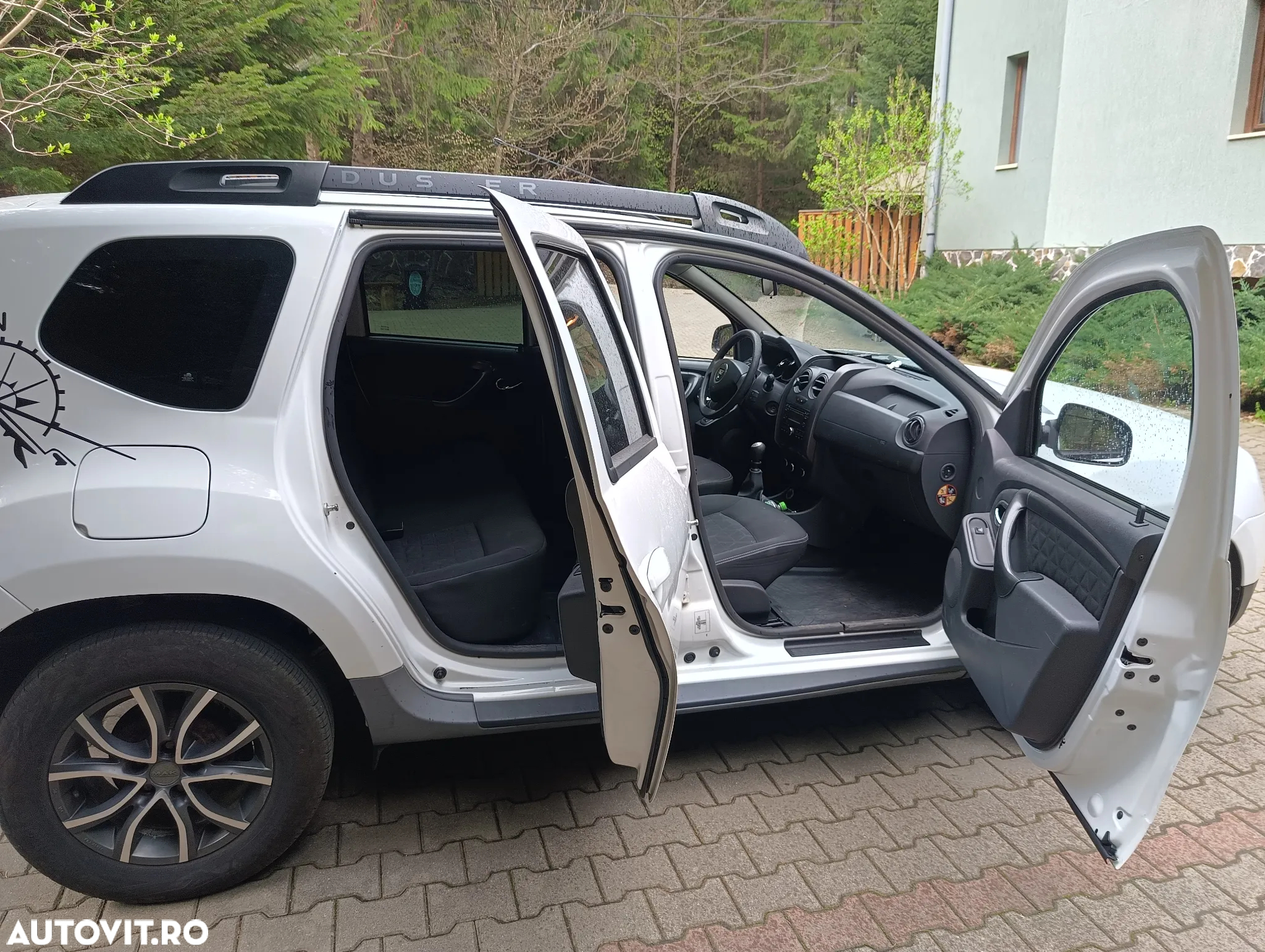 Dacia Duster 1.5 dCi 4x4 Laureate - 11