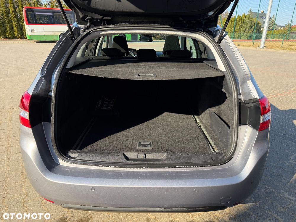 Peugeot 308 1.6 BlueHDi Allure S&S - 19