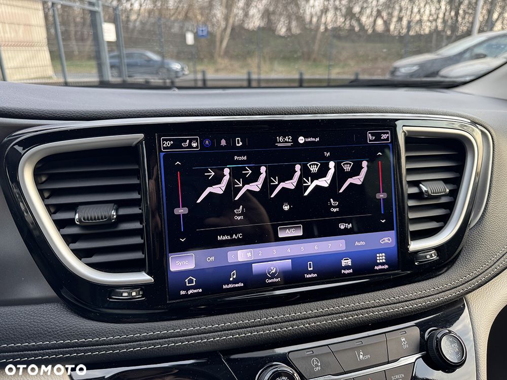 Chrysler Pacifica - 27