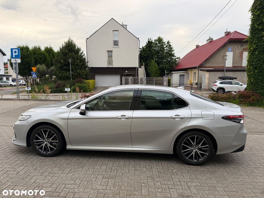 Toyota Camry 2.5 Hybrid Executive CVT - 2