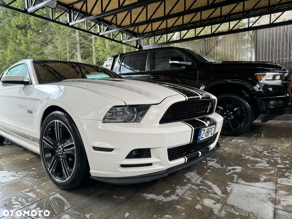 Ford Mustang - 5