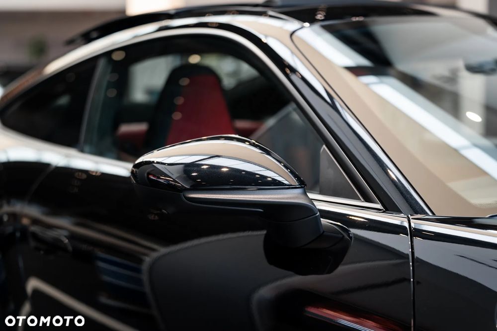 Porsche 911 Carrera - 25