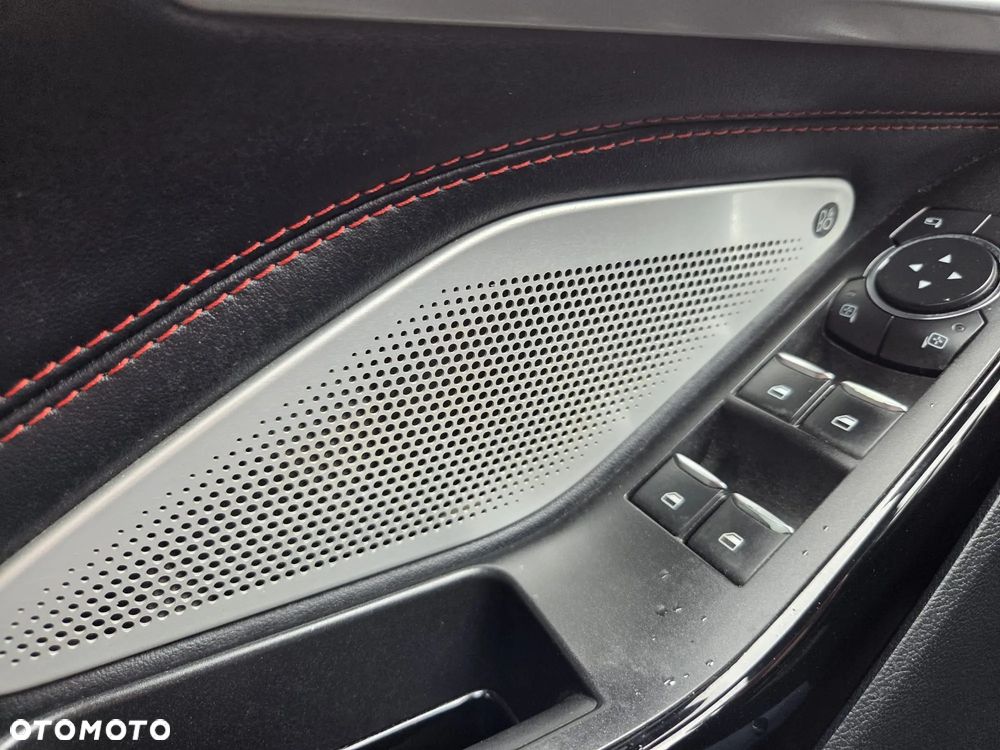 Ford Explorer EcoBoost Plug-in Hybrid ST-LINE - 24