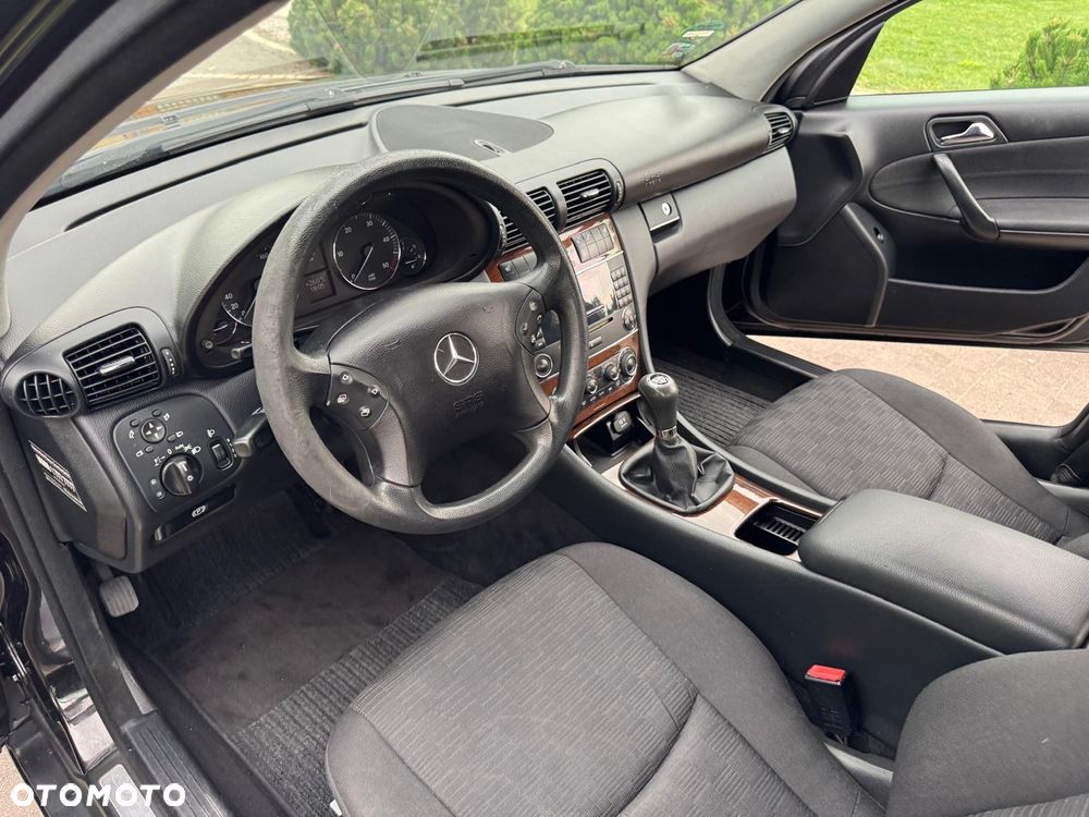 Mercedes-Benz Klasa C 200 T CDI Classic - 16
