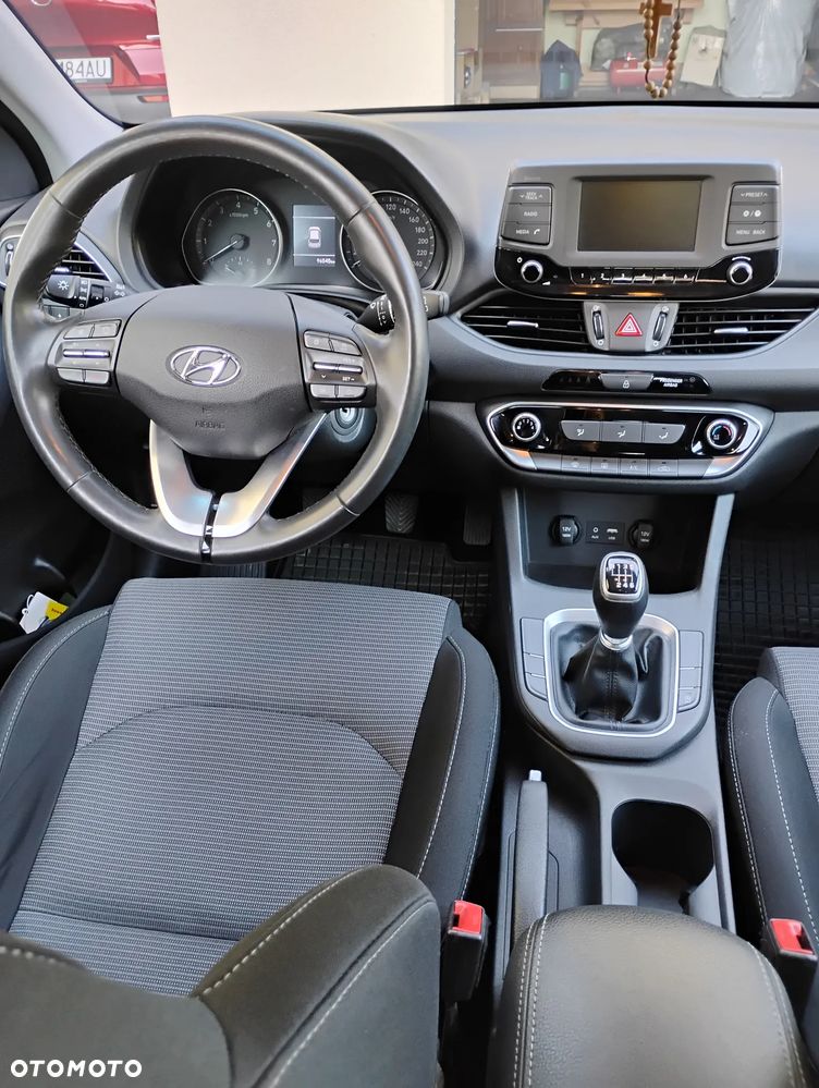 Hyundai i30 1.4 Classic + - 8