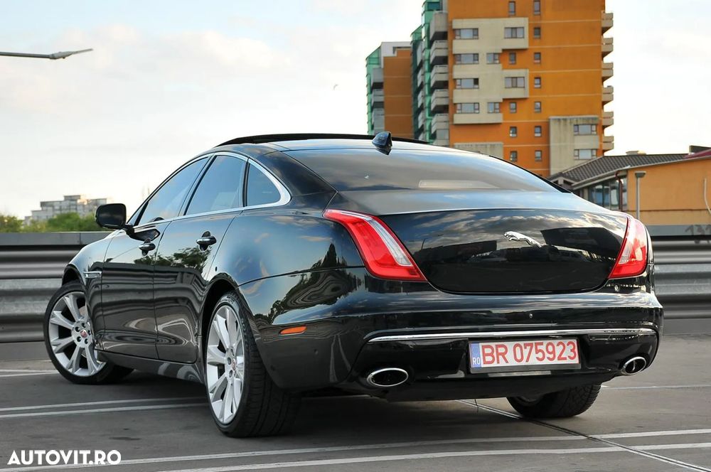 Jaguar XJ 30d LWB Portfolio - 3