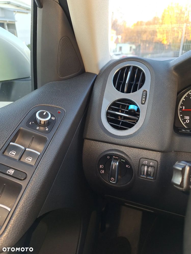 Volkswagen Tiguan 2.0 TDI DPF 4Motion BlueMotion Technology DSG Lounge Track & Style - 10