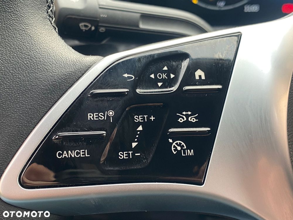 Mercedes-Benz CLA 180 Progressive 7G-DCT - 21