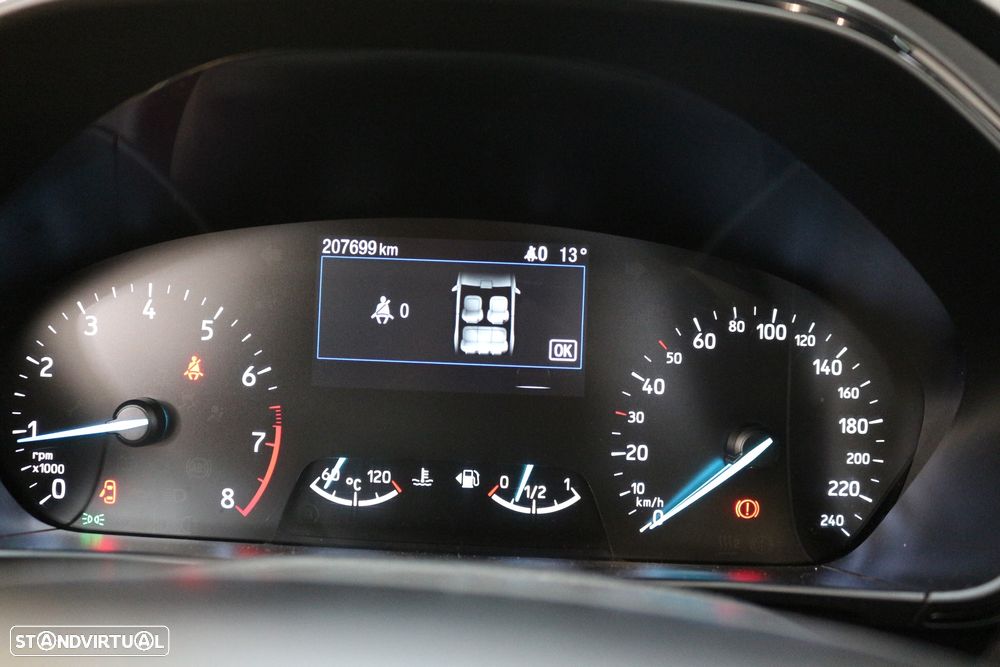 Ford Focus 1.0 EcoBoost S&S ST-LINE - 34