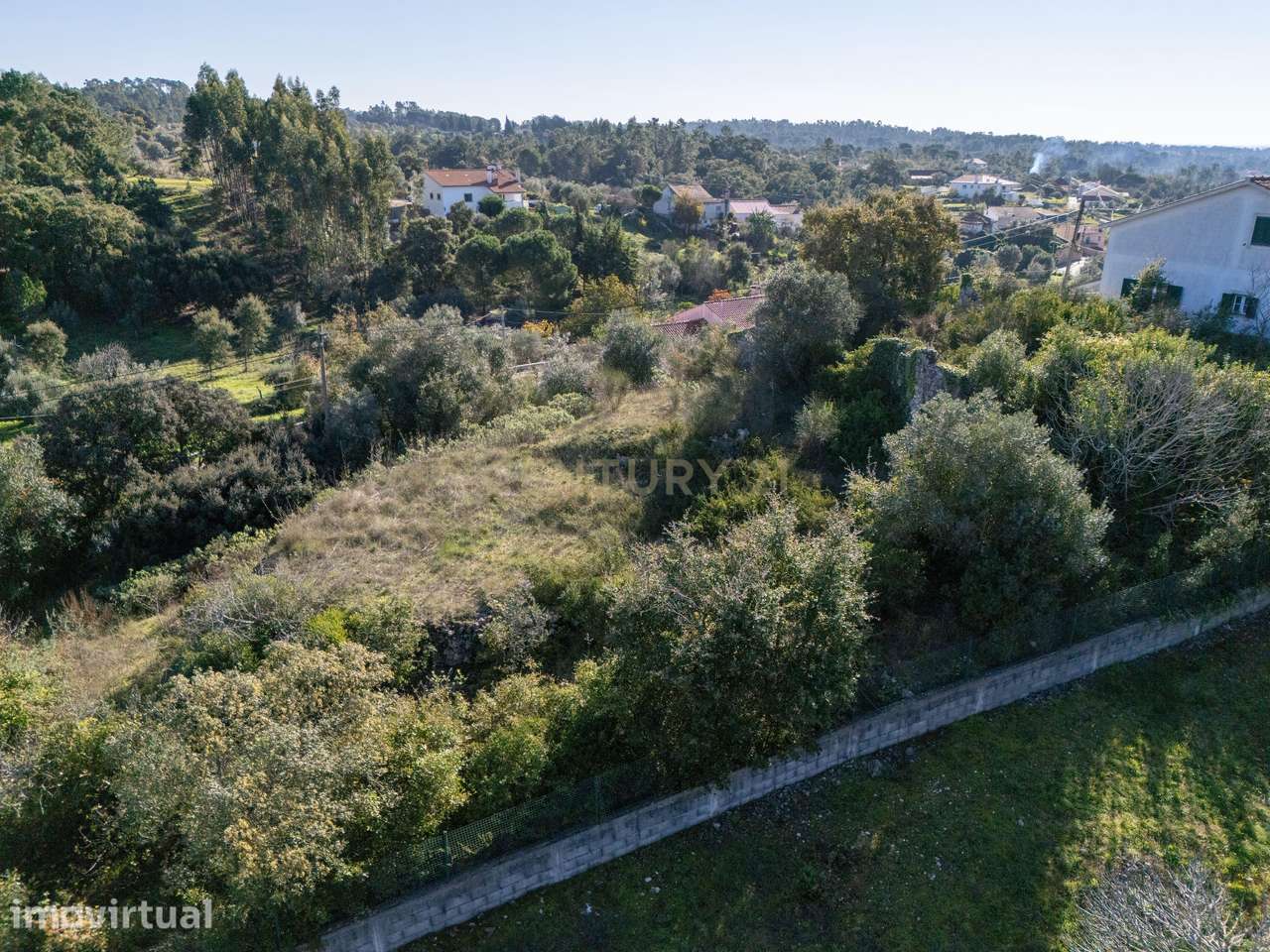 Terreno Urbano com Ruínas e Árvores de Fruto - 2.280m² - Longra, Tomar - Grande imagem: 5/16