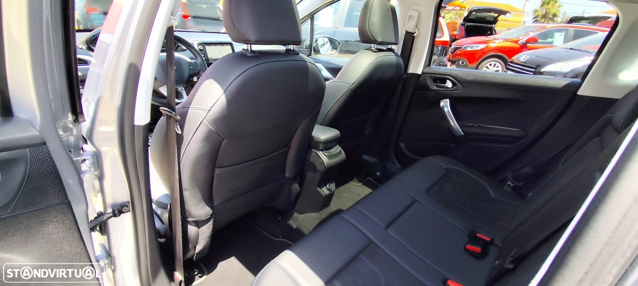 Peugeot 2008 1.6 BlueHDi Crossway - 29