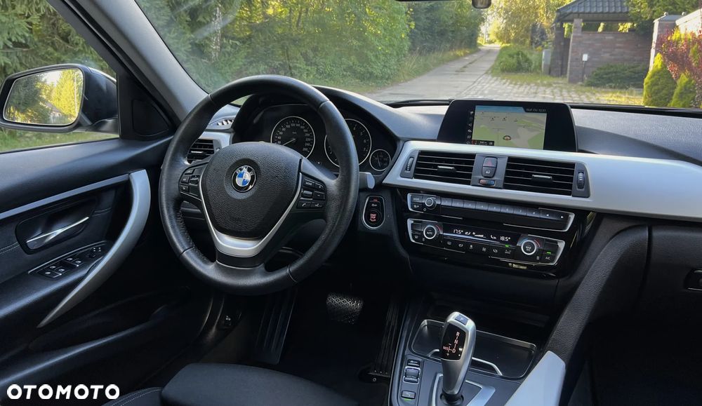 BMW Seria 3 318i Sport Line - 16