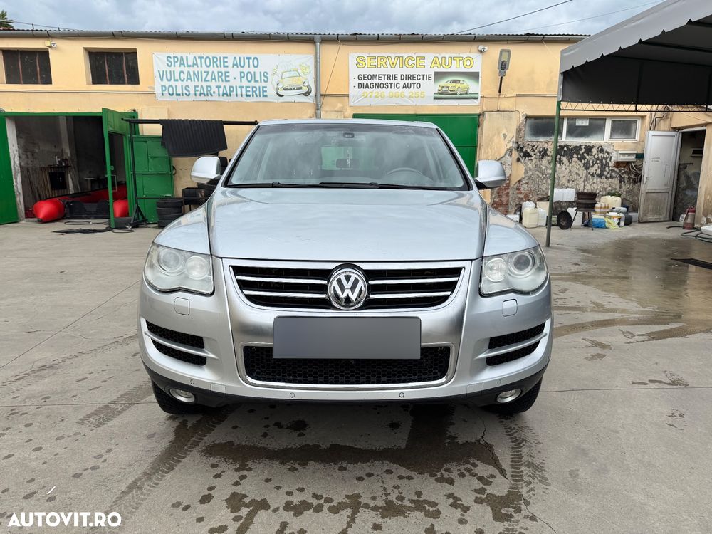 Volkswagen Touareg - 1