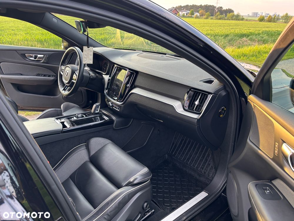 Volvo V60 T6 AWD Recharge Geartronic RDesign - 4