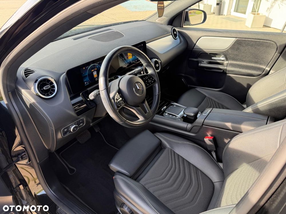 Mercedes-Benz GLA 180 AMG Line - 7