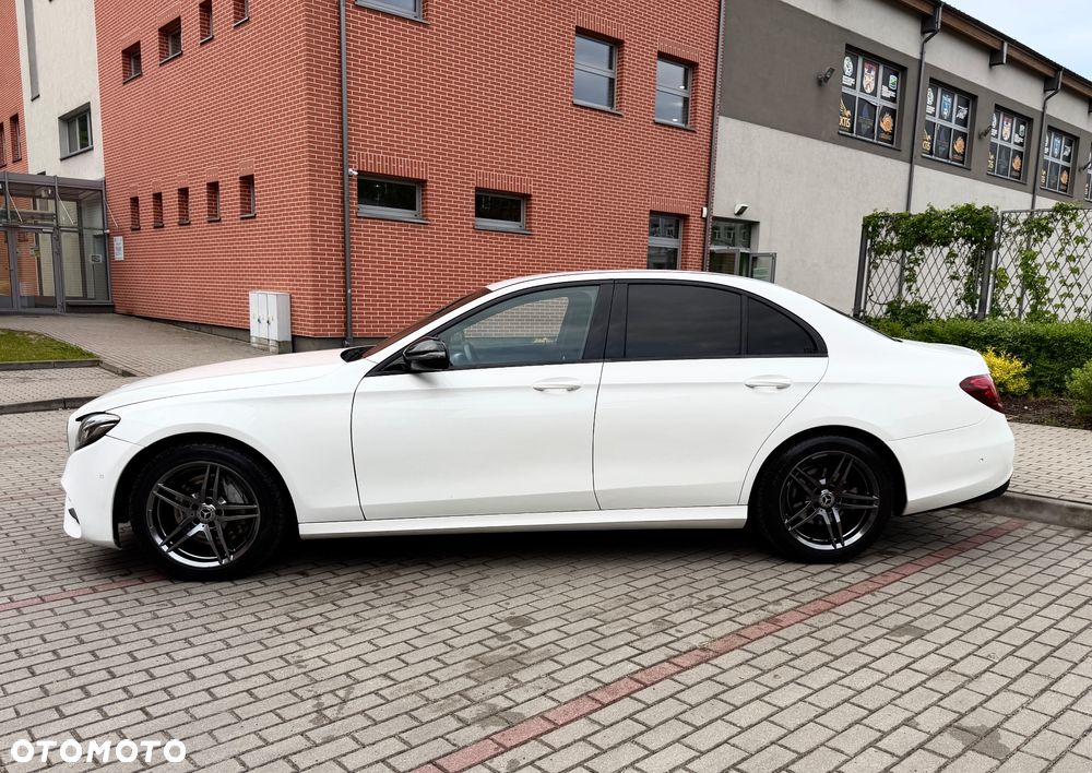 Mercedes-Benz Klasa E 220 d 9G-TRONIC - 27