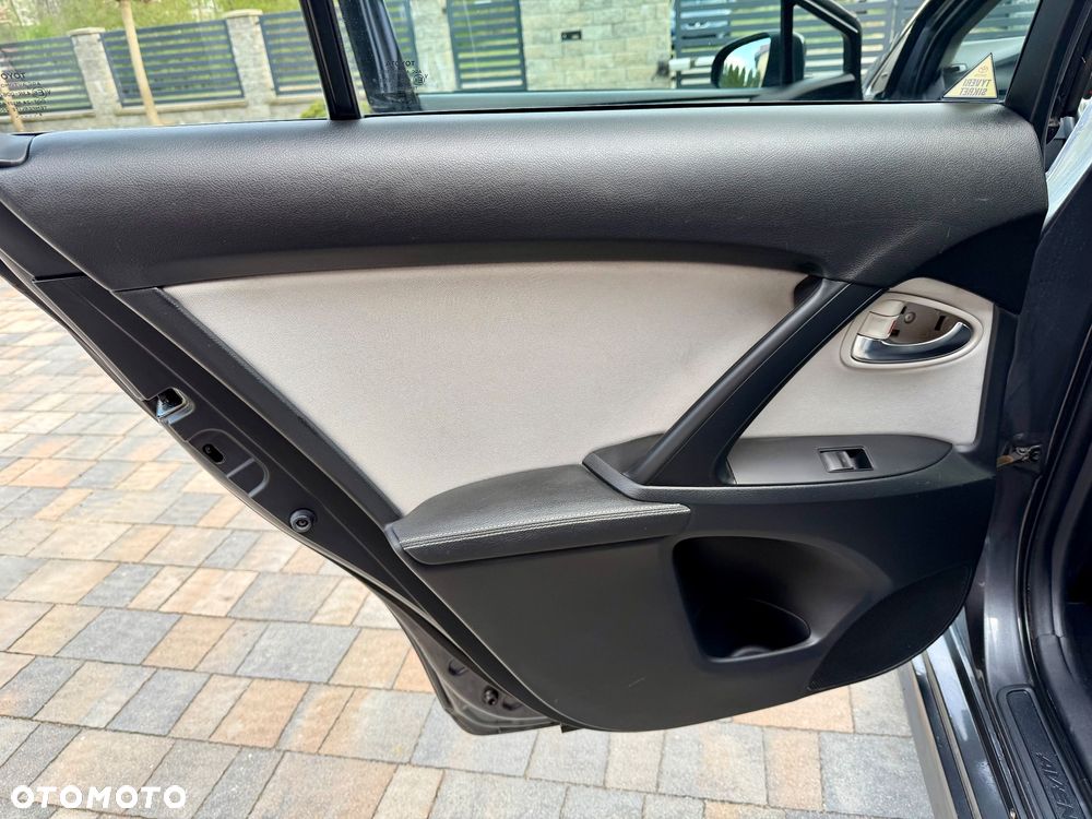 Toyota Avensis Touring Sports 1.8 Edition S+ - 12