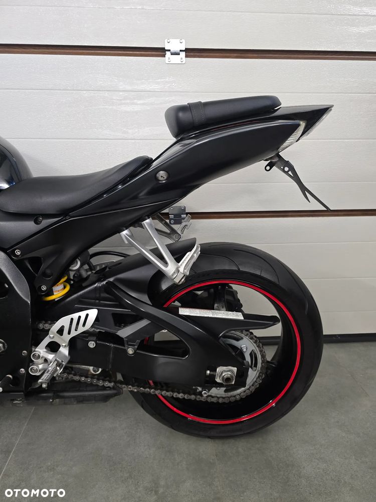 Suzuki GSX-R - 16