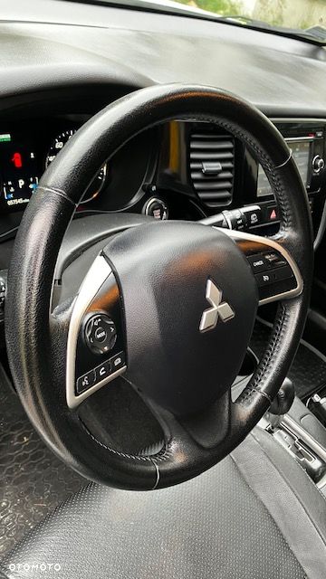 Mitsubishi Outlander 2.4 Instyle NAVI EU5 CVT - 20