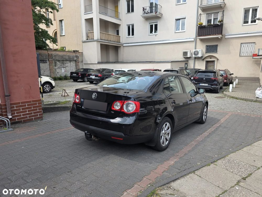 Volkswagen Jetta 1.6 TDI DPF Trendline - 6