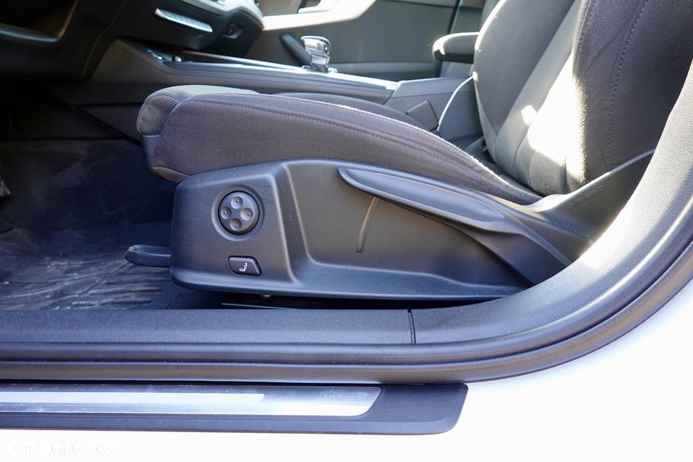 Audi A4 Avant 40 TDI quattro S tronic advanced - 24