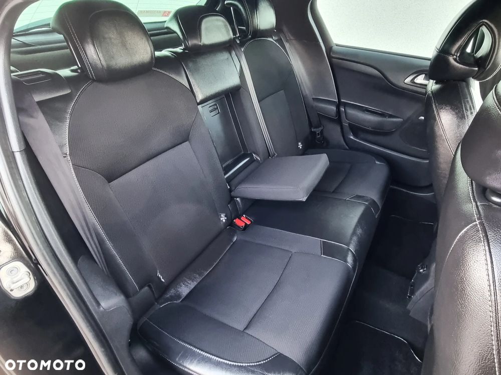 Citroën DS4 1.6 e-HDi SoChic MCP - 12