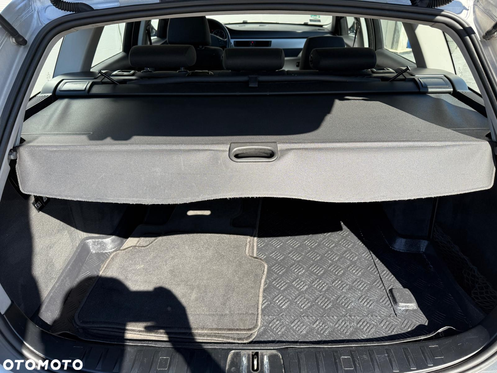 BMW Seria 3 318d Touring Advantage - 18