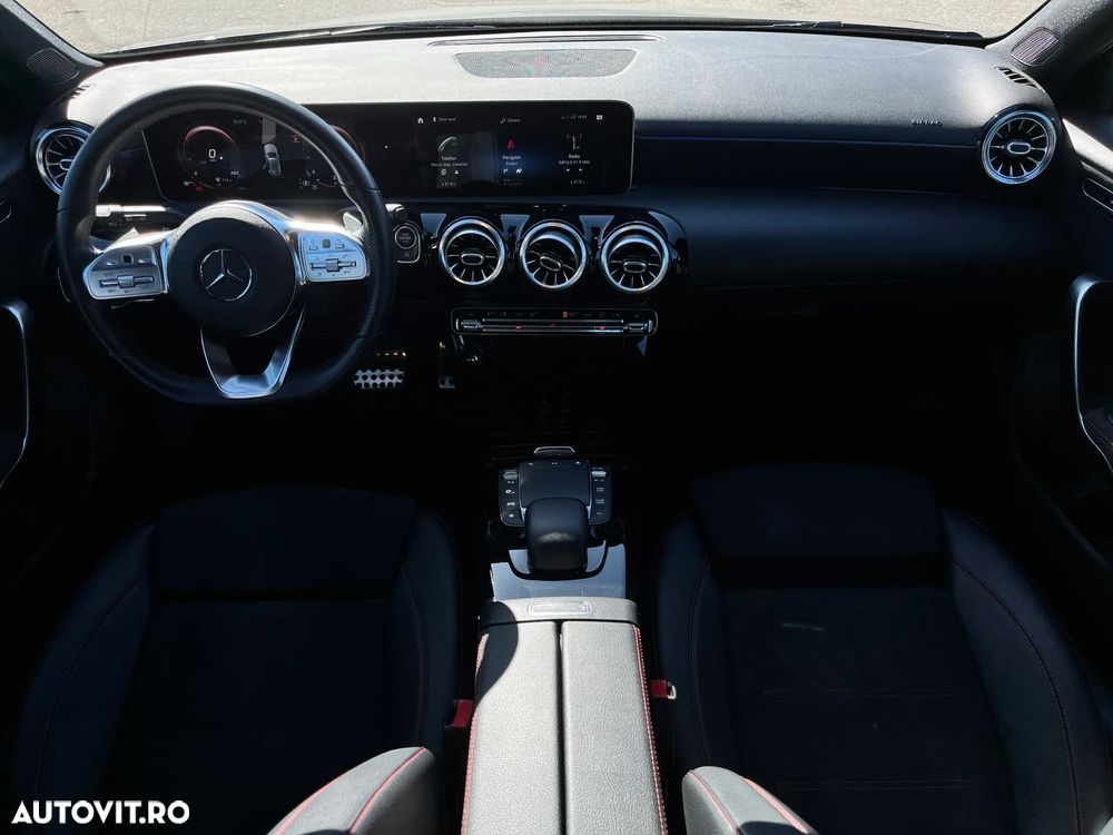 Mercedes-Benz A 200 7G-DCT AMG Line - 12