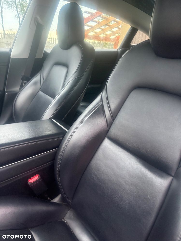 Tesla Model 3 - 10