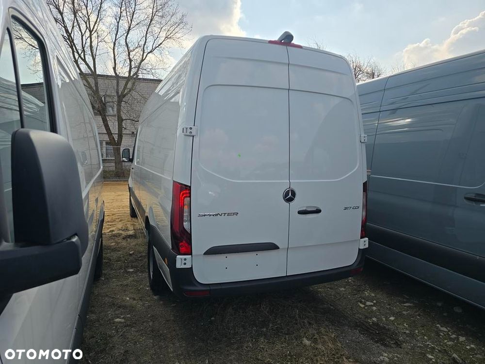 Mercedes-Benz Sprinter 317 CDI Long PRO 9G-Tronic - 8