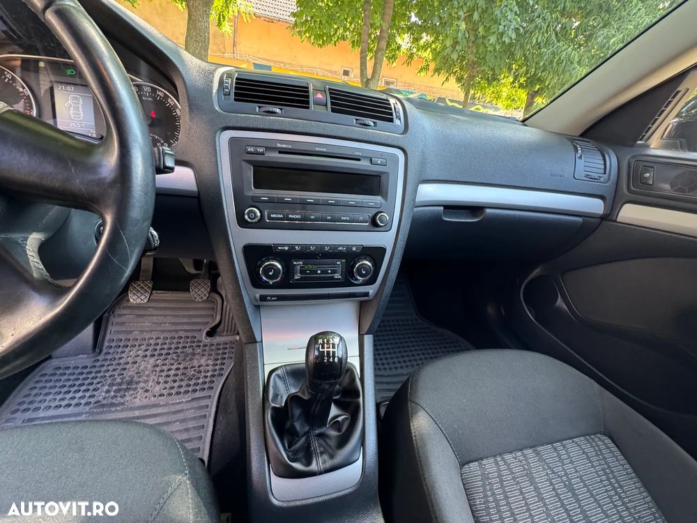 SKODA Octavia 2010 — imagine 12
