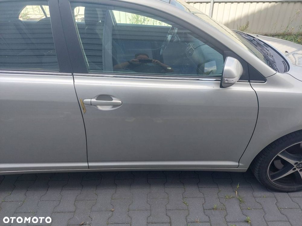 DRZWI KOMPLETNE PRAWY PRZÓD TOYOTA AVENSIS T25 1C0 - 1