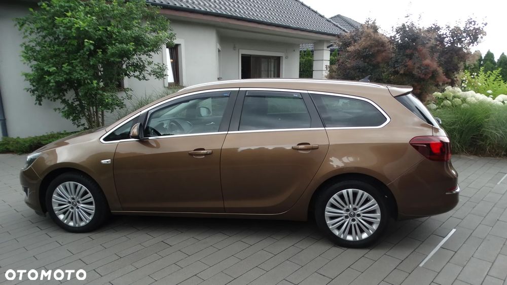 Opel Astra 1.4 T Cosmo S&S - 9