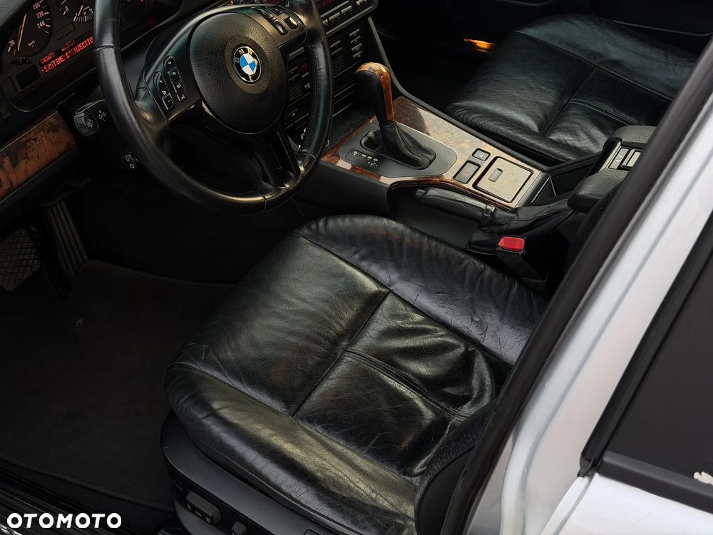 BMW Seria 5 - 24